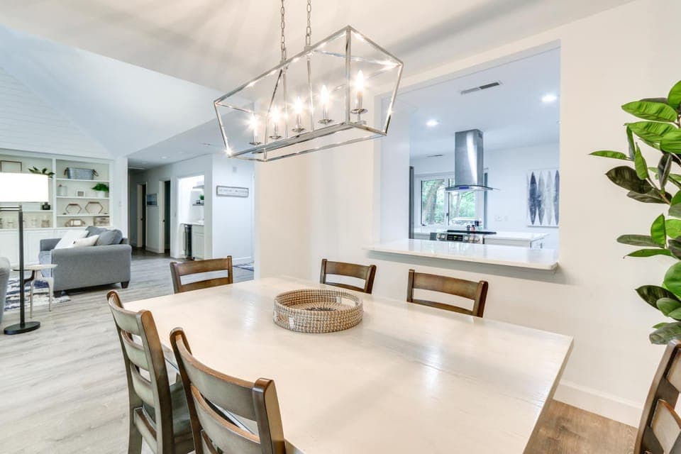 Golf, Dine & Swim: Sleek Palmetto Dunes Home! House in Hilton Head Island