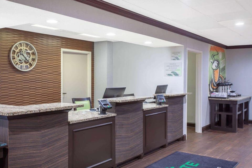 Lobby or reception, Lobby or reception