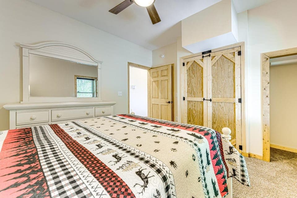 Sweeping Smoky Mountain Views: ‘Bella Vista' Cabin Cabin in Qualla