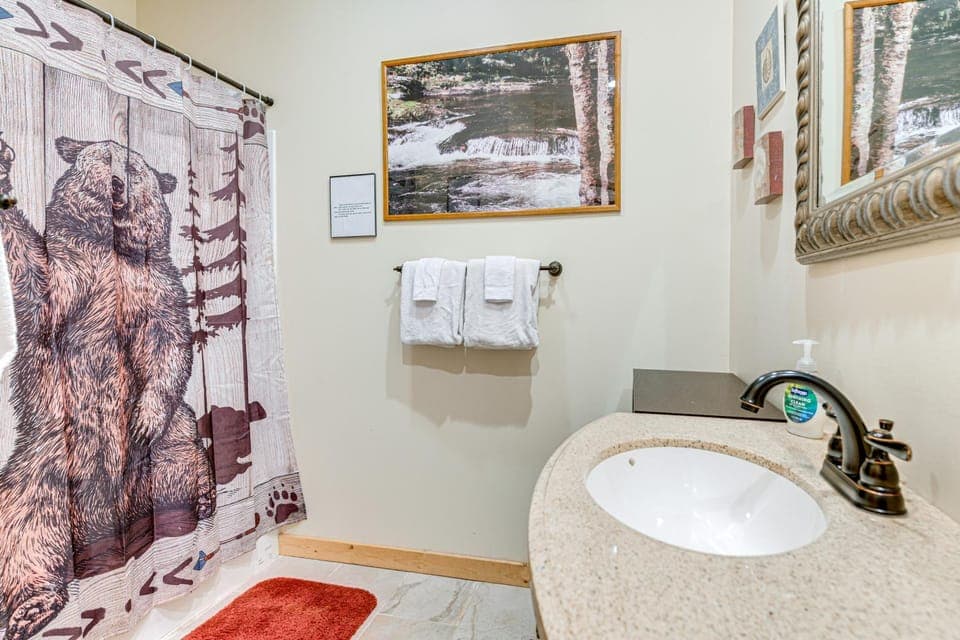 Sweeping Smoky Mountain Views: ‘Bella Vista' Cabin Cabin in Qualla