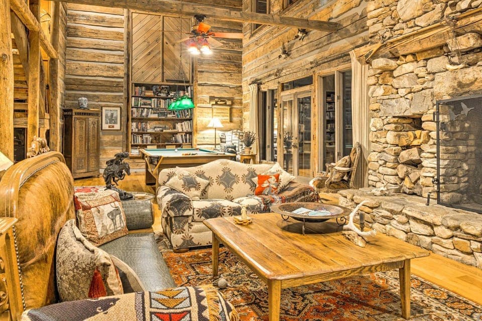 River Access, Mtn Views! All-Season Cullowhee Base Villa in Tennessee