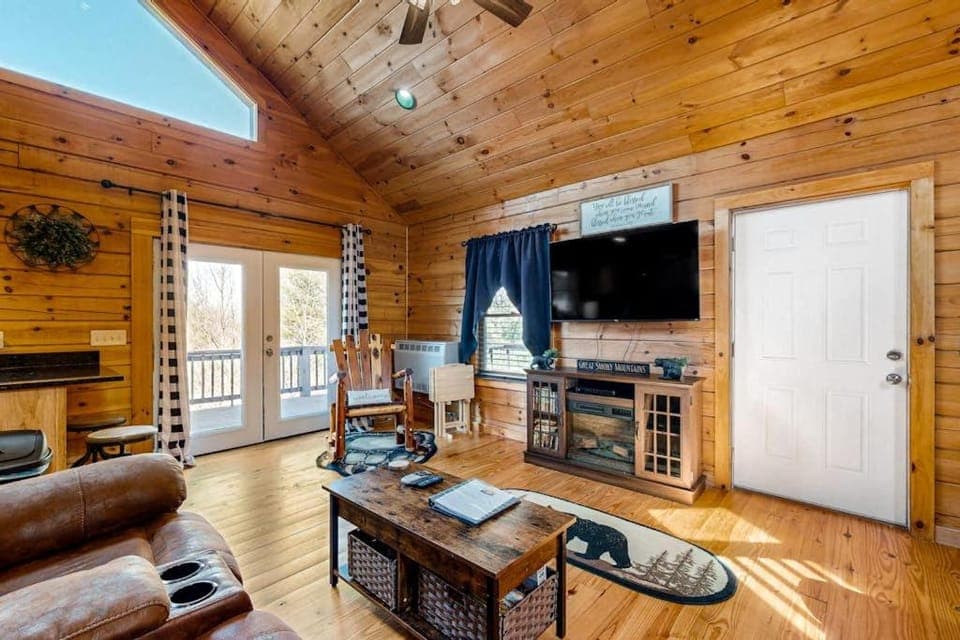 Lost Indian Hideaway House in Swain County