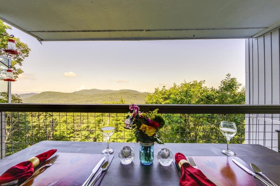Breathtaking Highlands Condo w/ Mountain View House in Highlands