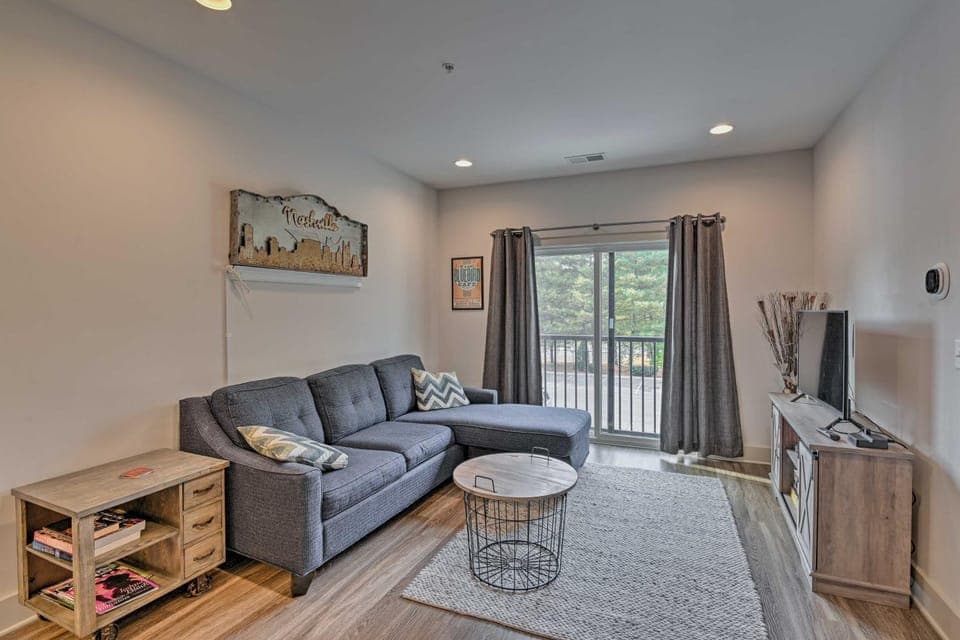Modern Nashville Condo: 7 Mi to Downtown! House in East Nashville