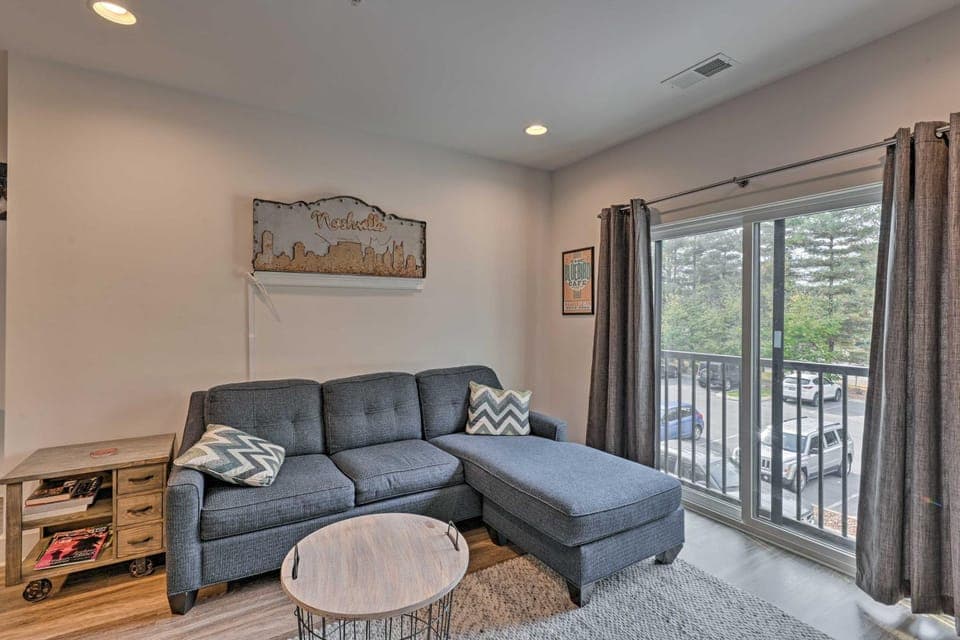Modern Nashville Condo: 7 Mi to Downtown! House in East Nashville