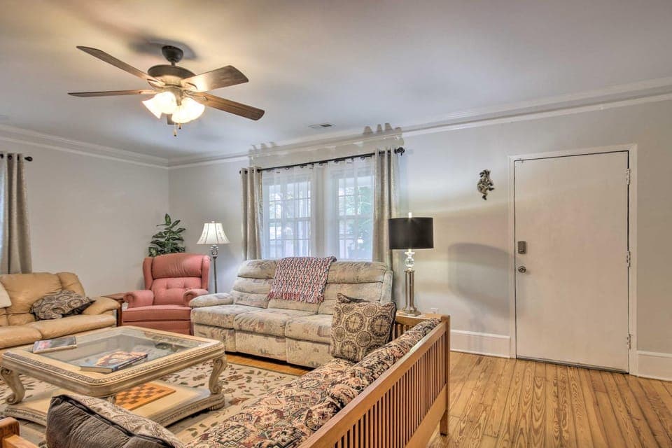 2 Mi to Lake Hartwell: Charming Southern Cottage House in Lake Hartwell