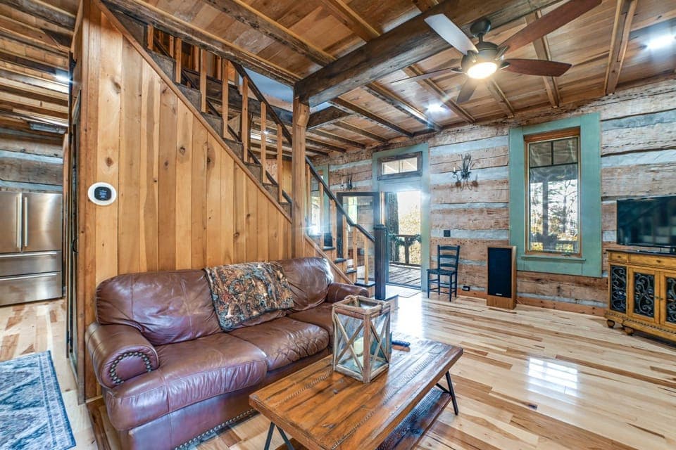 Kentucky Lake Views: Cozy Cabin in Waverly! Cabin in Tennessee