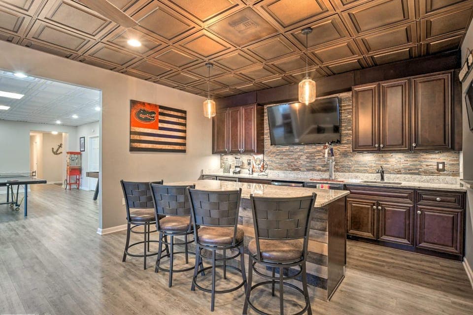 Lake Hartwell Home w/ Private Dock & Hot Tub! House in Lake Hartwell
