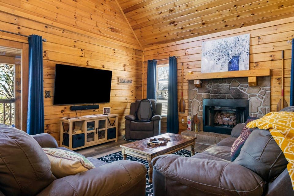 Communal lounge/ TV room, TV and multimedia, Living room, Seating area, Evening entertainment, flat iron