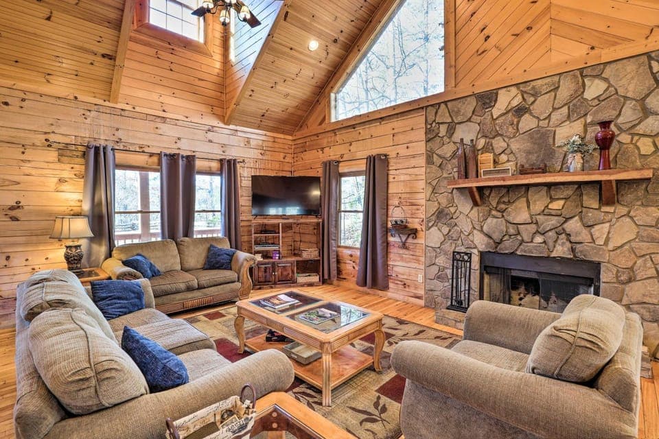 Bryson City Cabin w/ Private Hot Tub & Game Room Cabin in Swain County