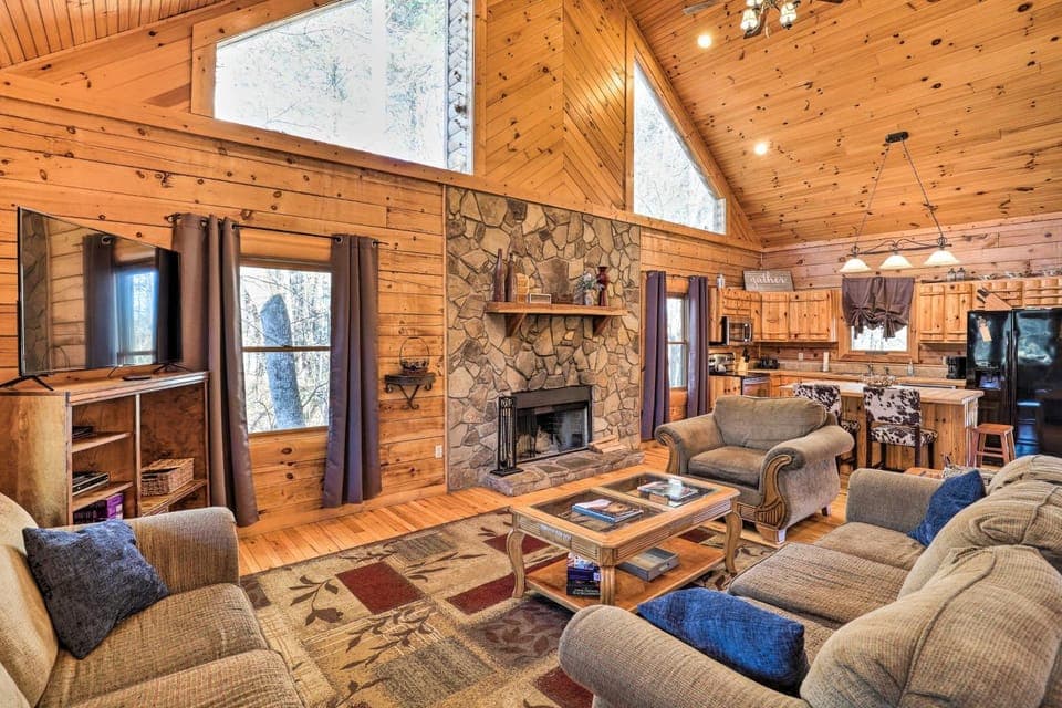 Bryson City Cabin w/ Private Hot Tub & Game Room Cabin in Swain County