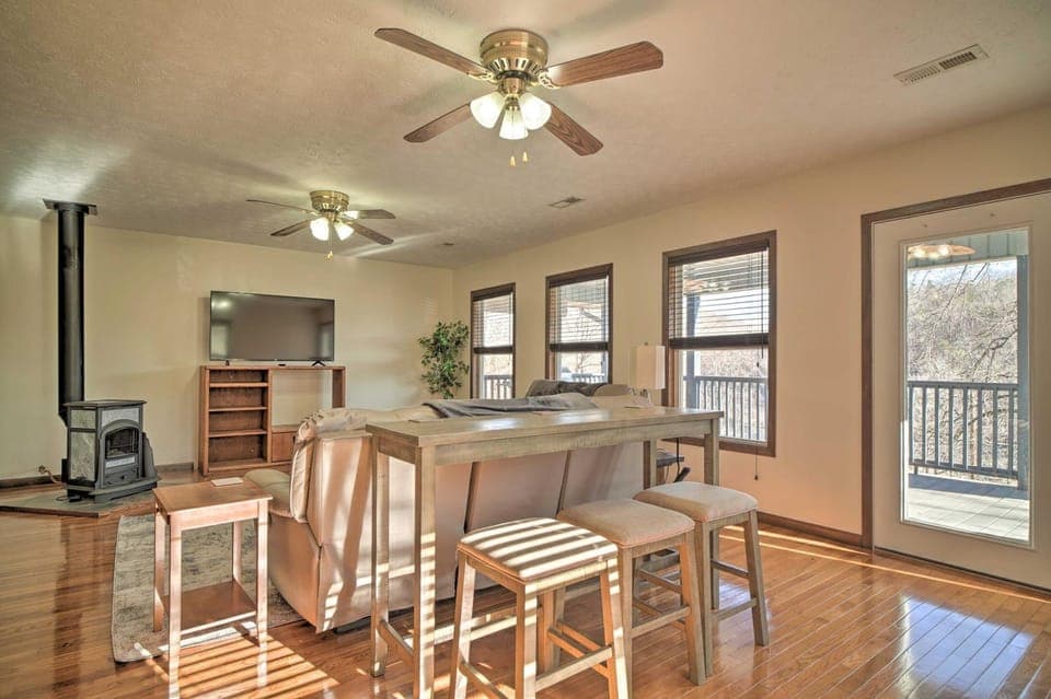 Caryville Home w/ Dock, Steps to Norris Lake! House in Caryville