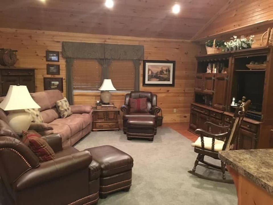 TN State Parks Open! Hikes, Waterfalls, Firepits! House in Tennessee