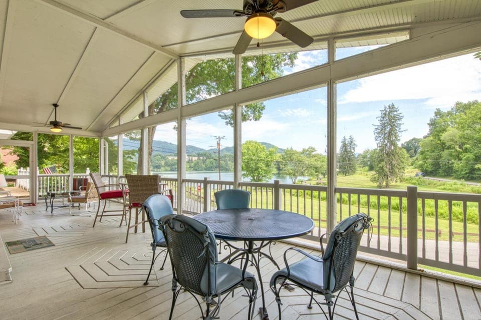 Cameron Lakeside House in Lake Junaluska