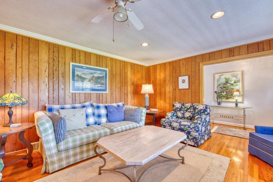 Cameron Lakeside House in Lake Junaluska