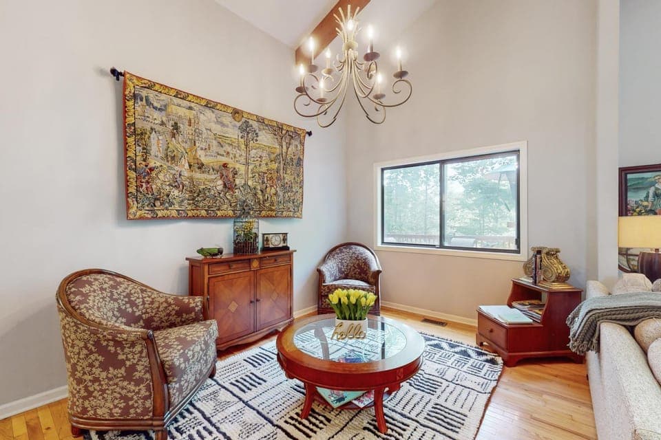Gorgeous Little River Escape House in Flat Rock