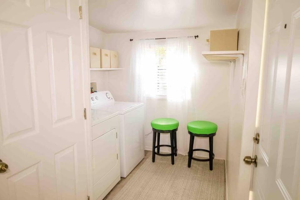 J Birds’ Bungalow in the heart of Midtown House in Memphis