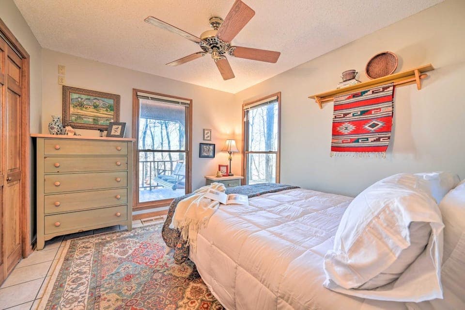 Serene Cabin w/ Riverfront Views & Access! Cabin in Tennessee
