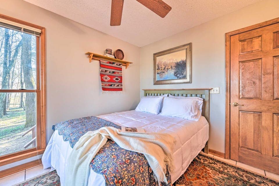 Serene Cabin w/ Riverfront Views & Access! Cabin in Tennessee