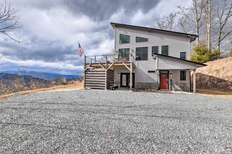 Scenic Hillside Cabin in Sylva w/ Hot Tub & Views! Cabin in Swain County