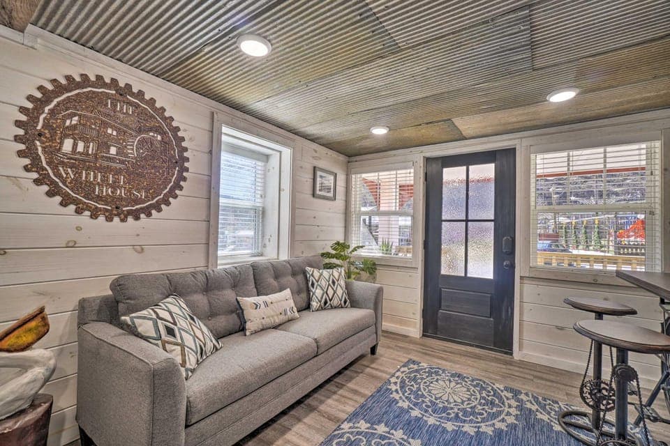 Peaceful Cookeville Cabin on 52 Acres! Cabin in Tennessee