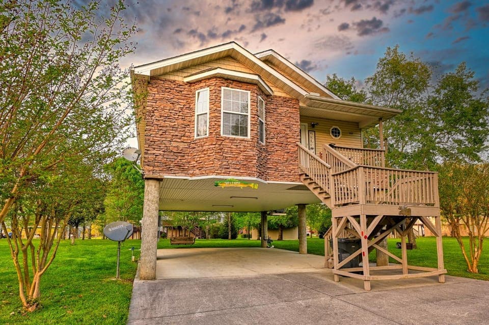 Property building, Spring, Day, Garden view