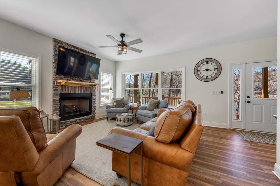 Charming Murphy House with Deck & River Views! House in Murphy