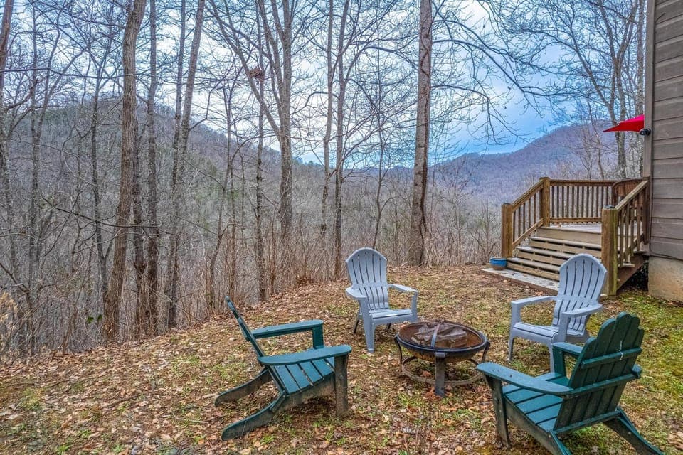 Tree Top Cabin Cabin in Sylva