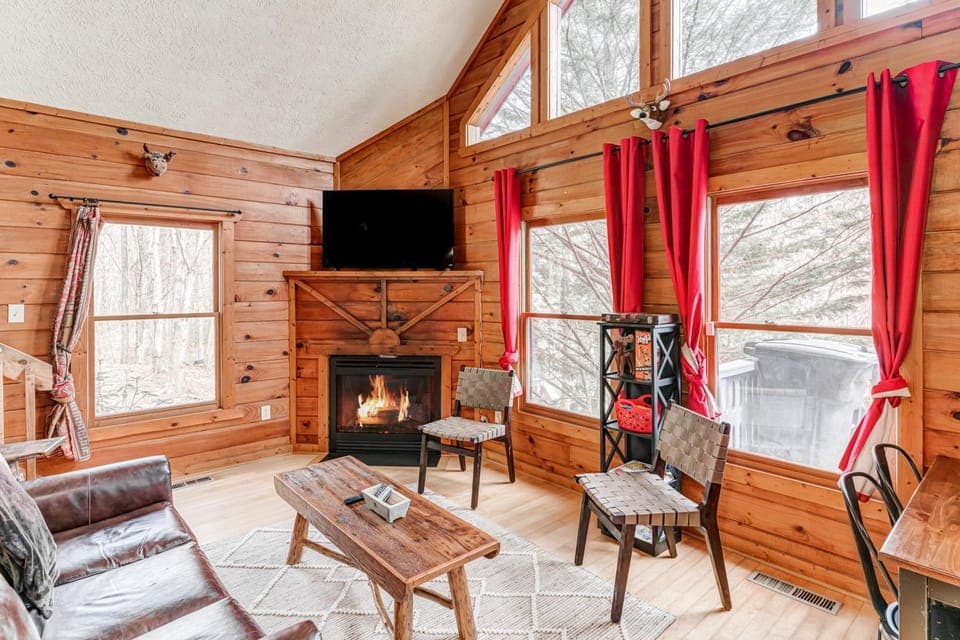 The Happy Camper House in Helen