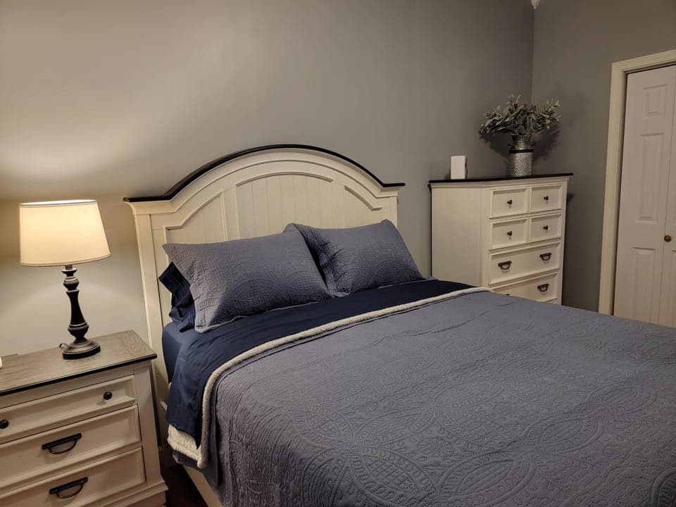 Bed, Bedroom