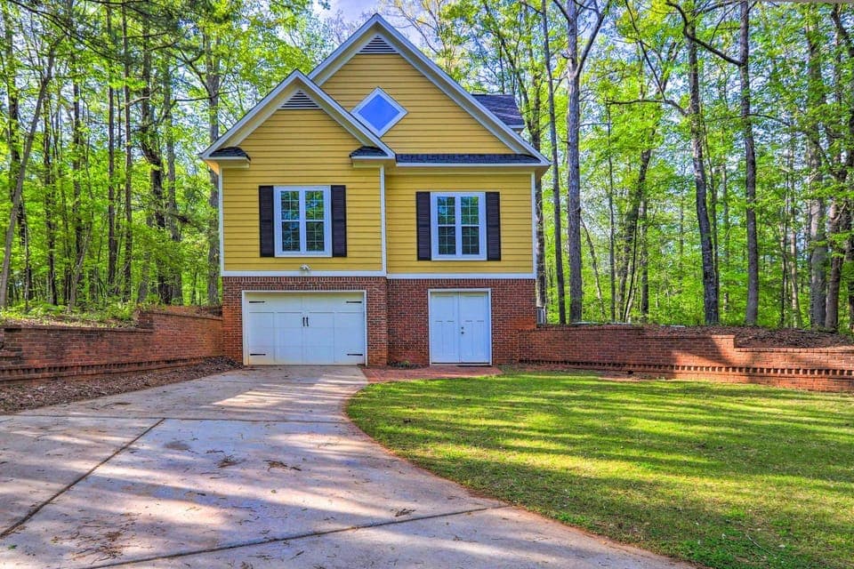 Fire Pit & Dock: Waterfront Lake Sinclair Getaway! House in Lake Sinclair
