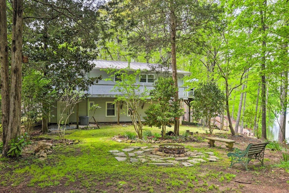 Dock + Fire Pit: Lakefront Living in Abbeville! House in South Carolina