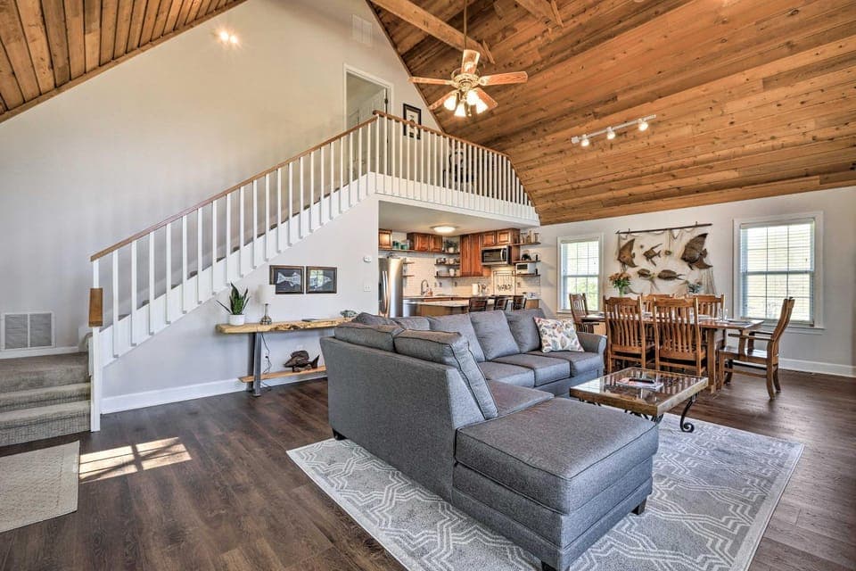 Lakefront Eatonton Home: Boat Dock + Fire Pit House in Lake Sinclair