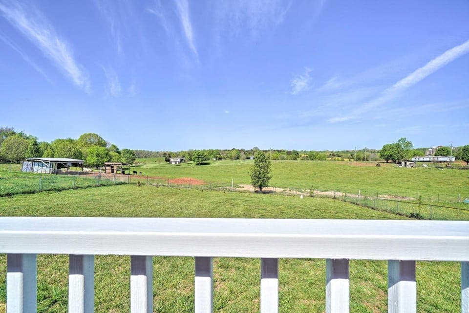 Landscape Views: Sweetwater Country Cottage! House in Tennessee