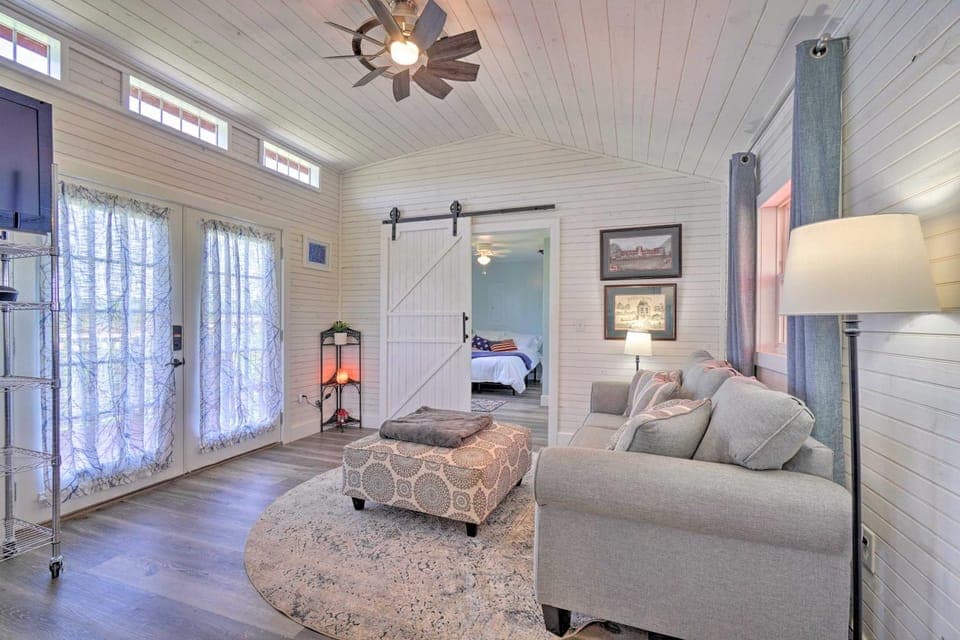 Landscape Views: Sweetwater Country Cottage! House in Tennessee