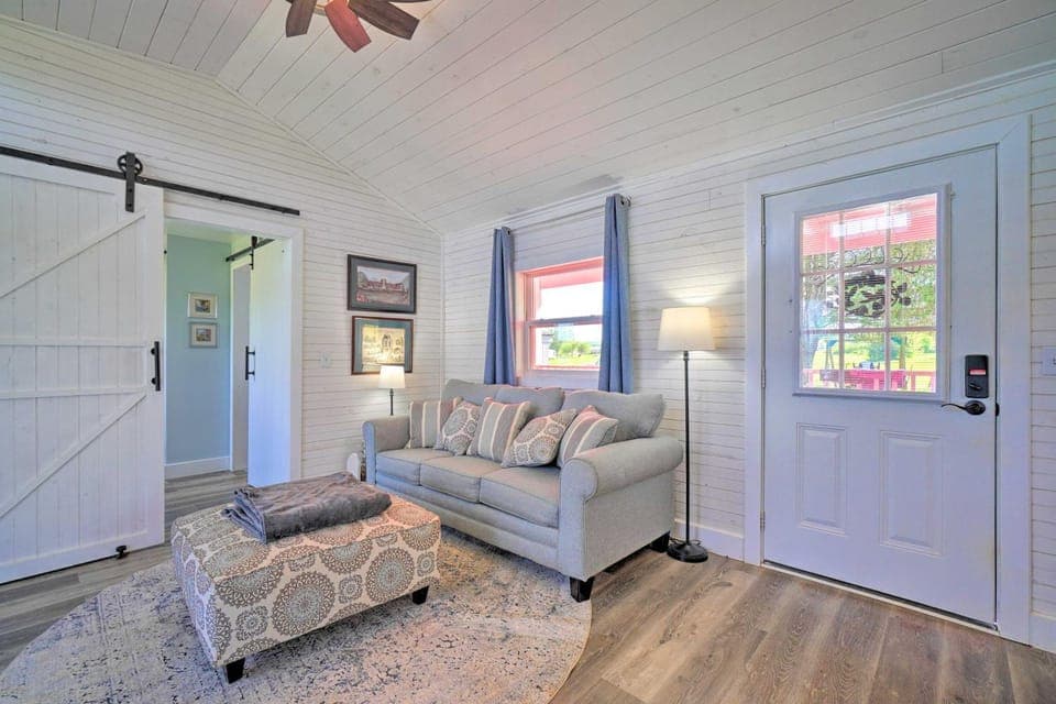 Landscape Views: Sweetwater Country Cottage! House in Tennessee