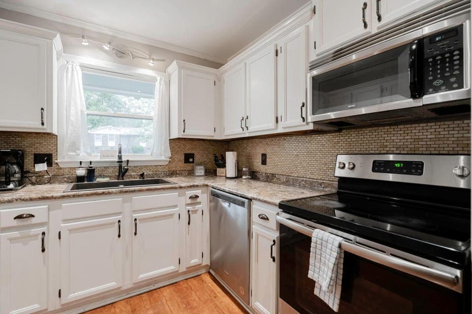 Dutch Creek Cottage- 10 mins to Lake Murray! House in Irmo