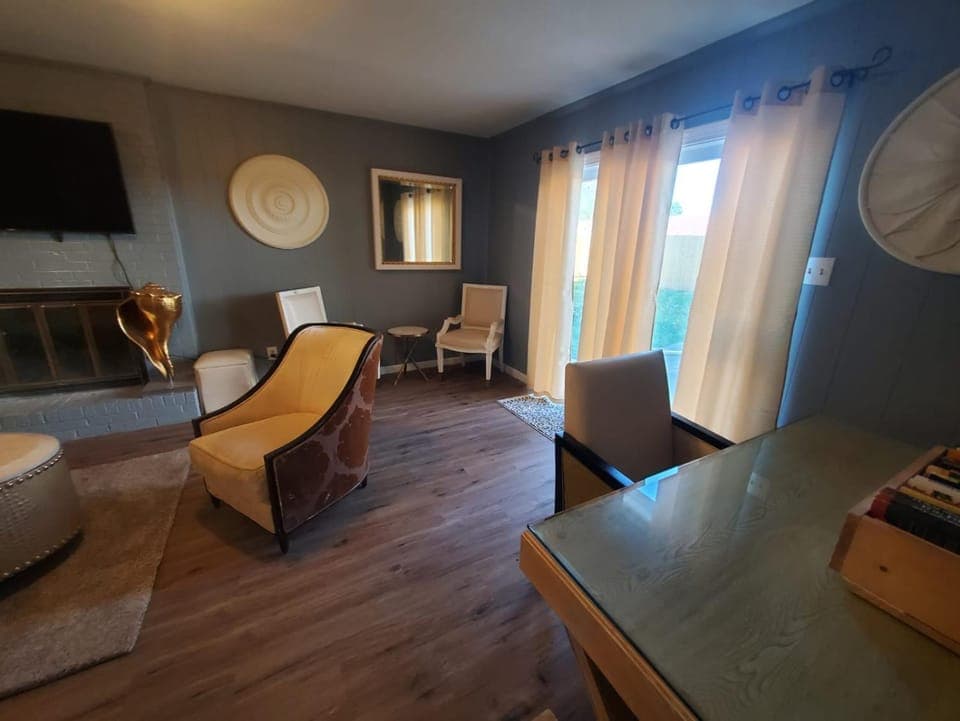 Super Large East Memphis 23 Beds House in Memphis