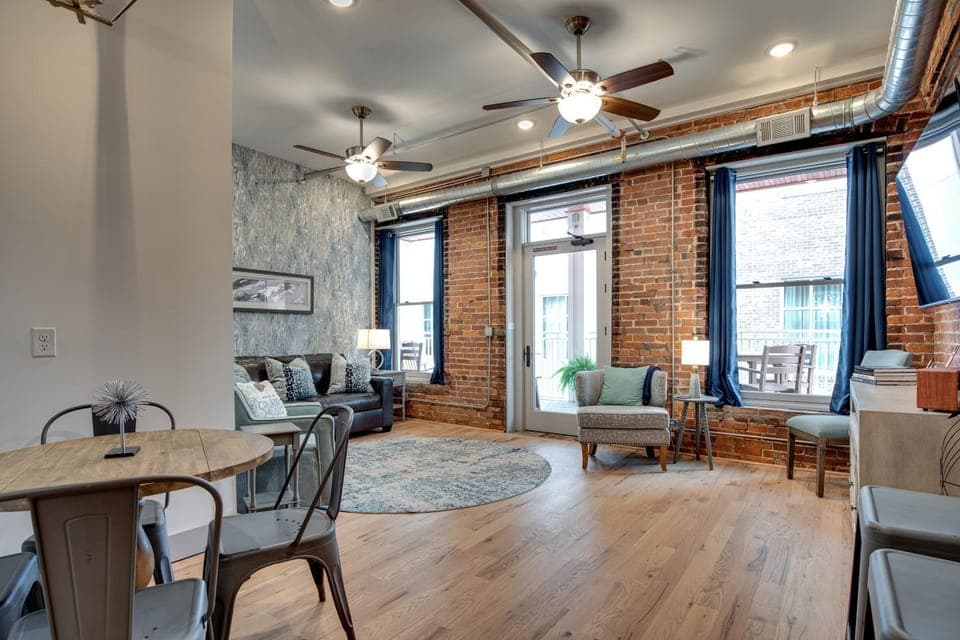 Living room, Dining area