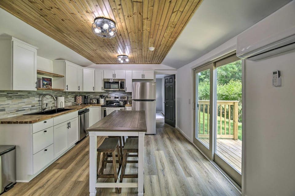 Updated Bristol Retreat ~ 2 Miles to Downtown! House in Bristol