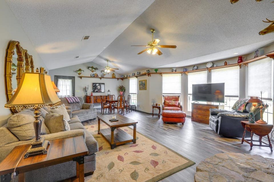 Buckhead Cabin w/ Fireplaces & Private Pool! Cabin in Lake Oconee