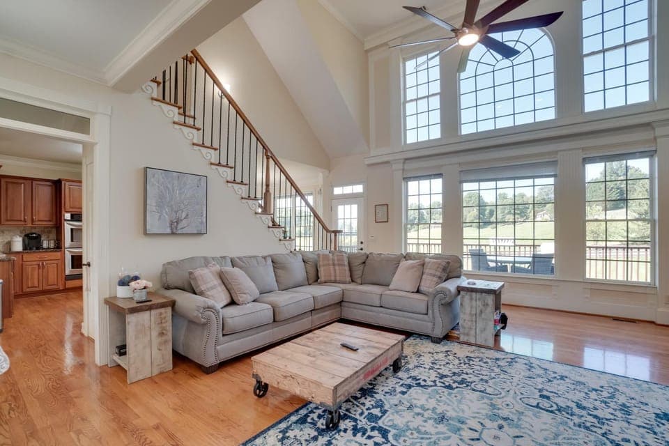 Beautiful Hiawassee Home w/ Mountain Views! House in Chatuge Lake