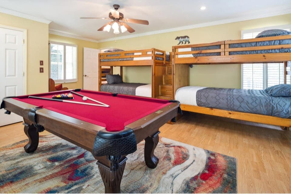 Twin Ponds Retreat-Pond Hot Tub Fire Pit Game Room Pet Friendly House in Swain County