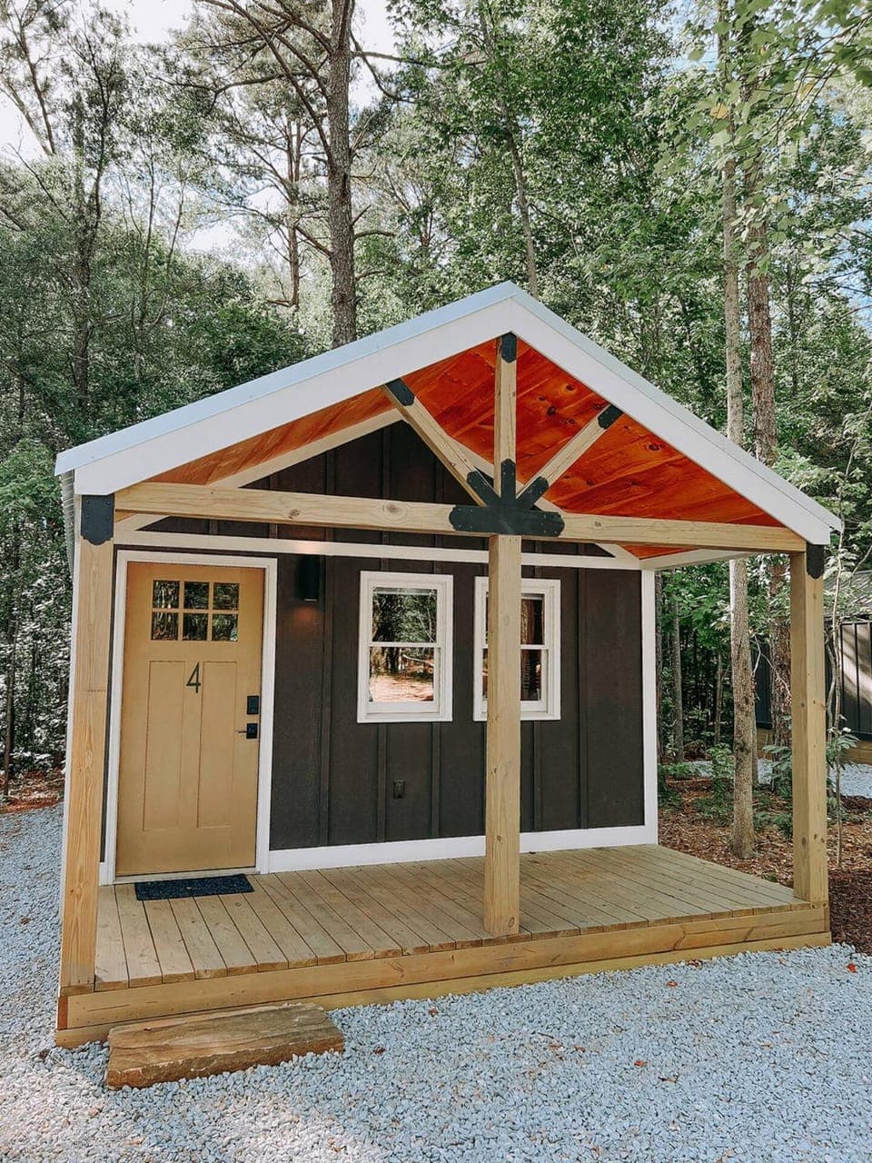 Cabin #4 Studio with Kitchenette Cabin in Lake Hartwell