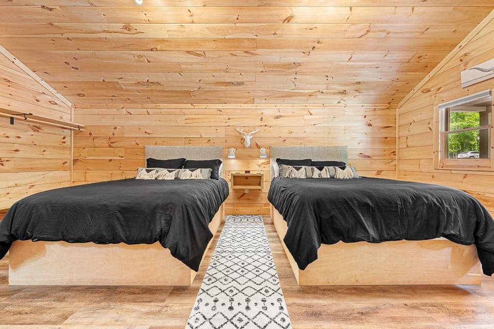 Cabin #8 Studio with Kitchenette Cabin in Lake Hartwell