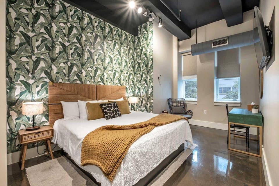 Bed, Photo of the whole room, Bedroom