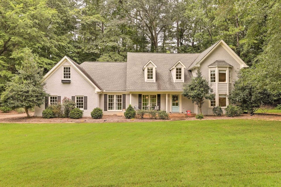 Family-Friendly Athens Escape ~ 2 Mi to UGA! House in Athens
