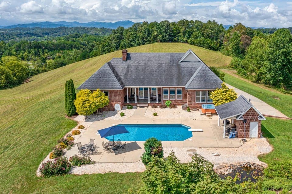 Property building, Day, Bird's eye view
