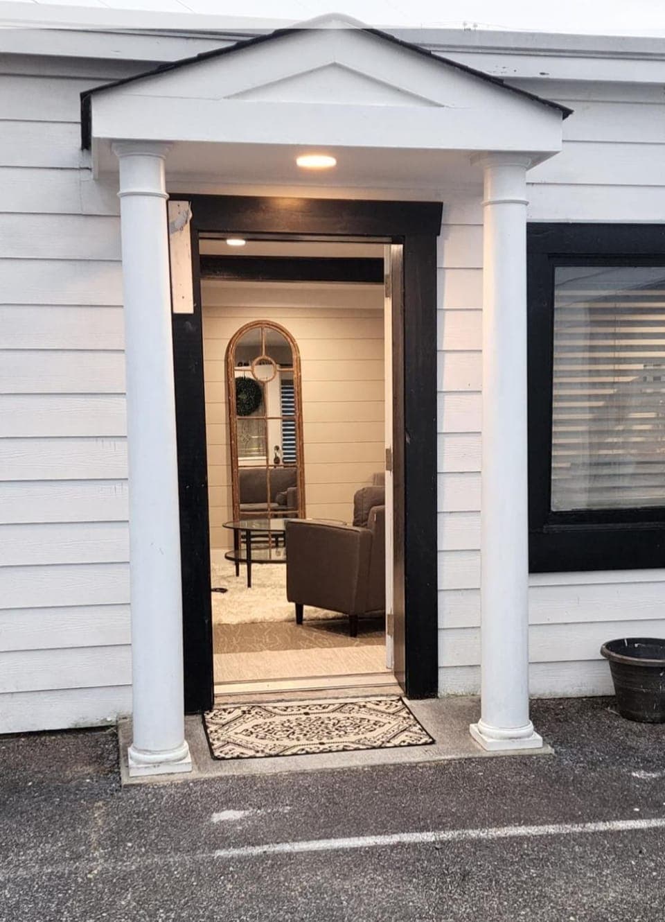 Town Square Retreat Apartment in Blairsville