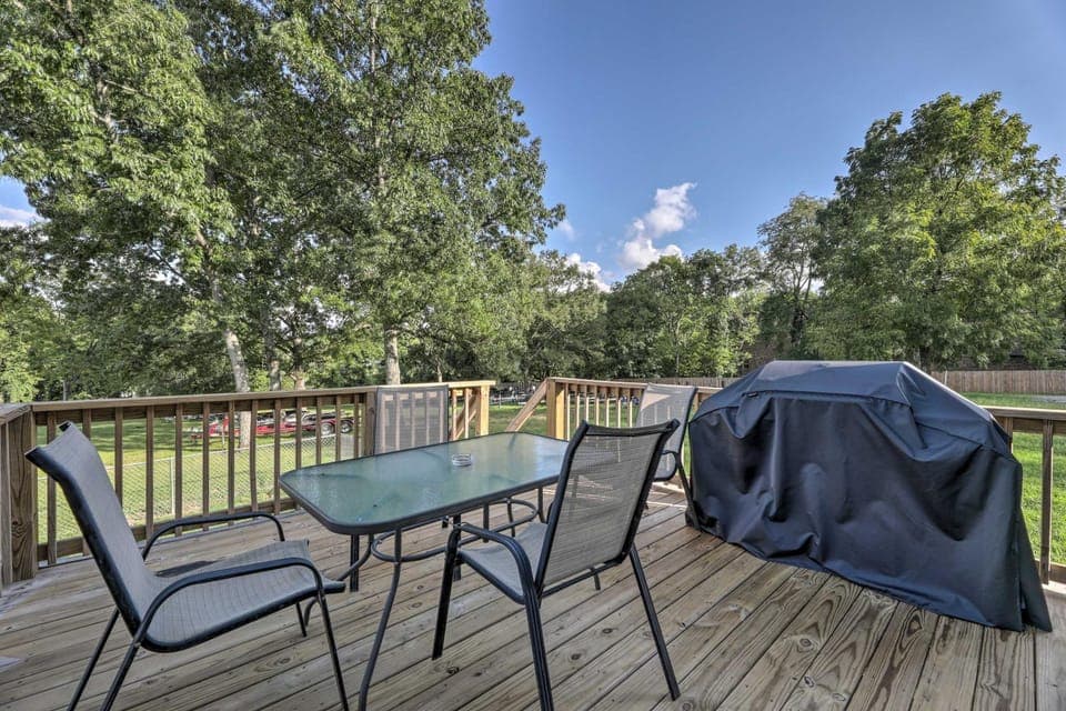 Mt Juliet Home: Steps to Old Hickory Lake! House in Mount Juliet